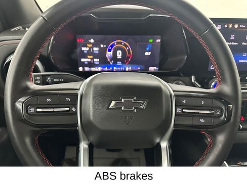 Used 2025 Chevrolet Colorado Z71 AWD/4WD image 34