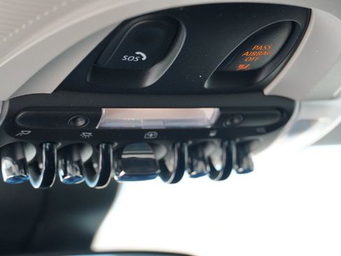 Used 2023 MINI Cooper 2-Door Hardtop image 15