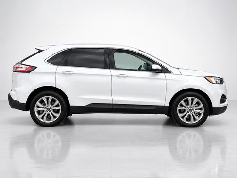 Used 2021 Ford Edge Titanium FWD image 10