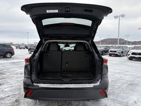 Certified 2022 Toyota Highlander XLE image 5