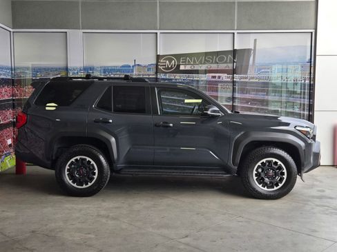 Certified 2025 Toyota 4Runner TRD Off-Road Premium AWD/4WD image 4