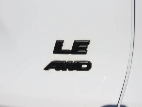 Used 2022 Toyota RAV4 LE image 8