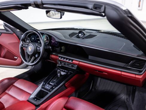 Used 2022 Porsche 911 Cabriolet image 35