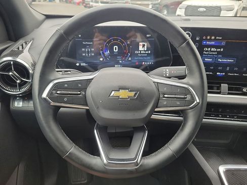 Used 2026 Chevrolet Equinox LT w/ Safety and Technology Package FWD image 19
