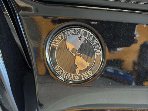 New 2025 GMC Savana 2500 image 30