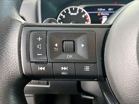 Used 2021 Nissan Rogue S image 26