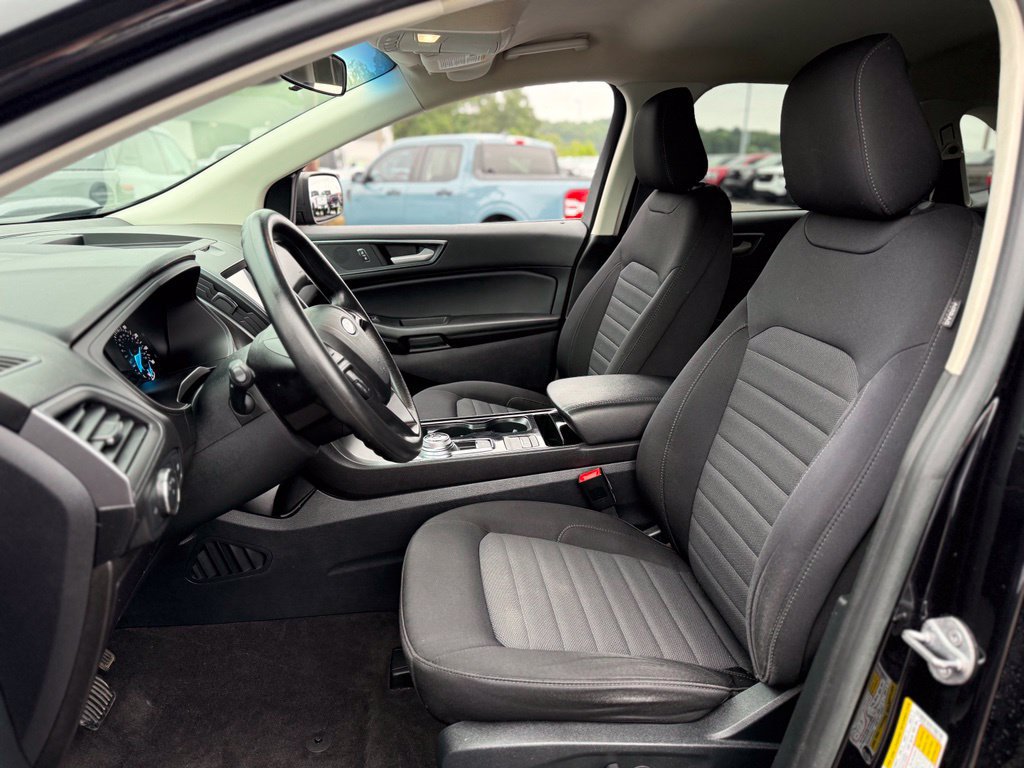 Used 2020 Ford Edge SE w/ Cargo Accessory Package FWD image 11