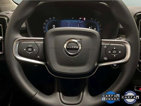 Used 2025 Volvo XC40 B5 Plus image 40
