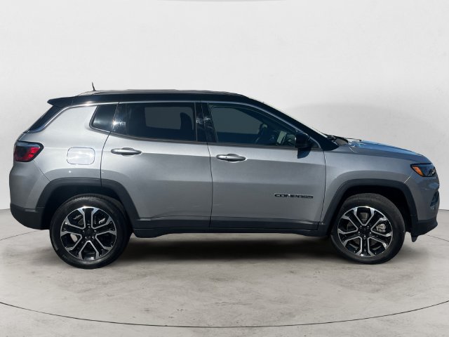 Used 2024 Jeep Compass Limited w/ Sun and Sound Group AWD/4WD image 6