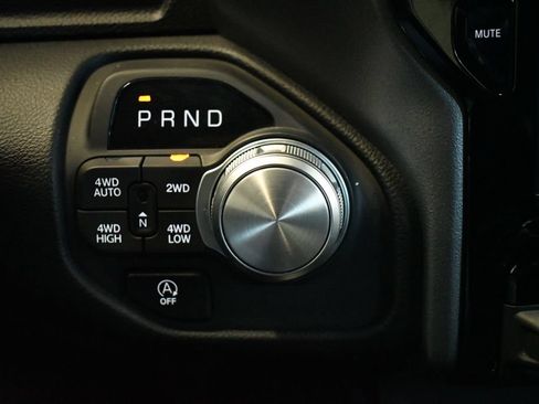 Used 2025 RAM 1500 Laramie AWD/4WD image 41