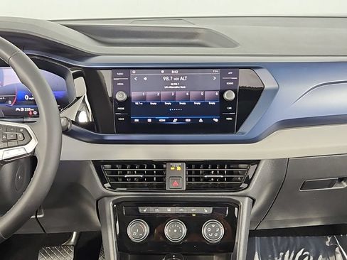 Certified 2023 Volkswagen Taos SE w/ Panoramic Sunroof Package FWD image 26
