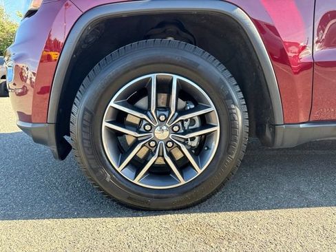 Used 2017 Jeep Grand Cherokee Limited w/ Trailer Tow Group IV AWD/4WD image 16
