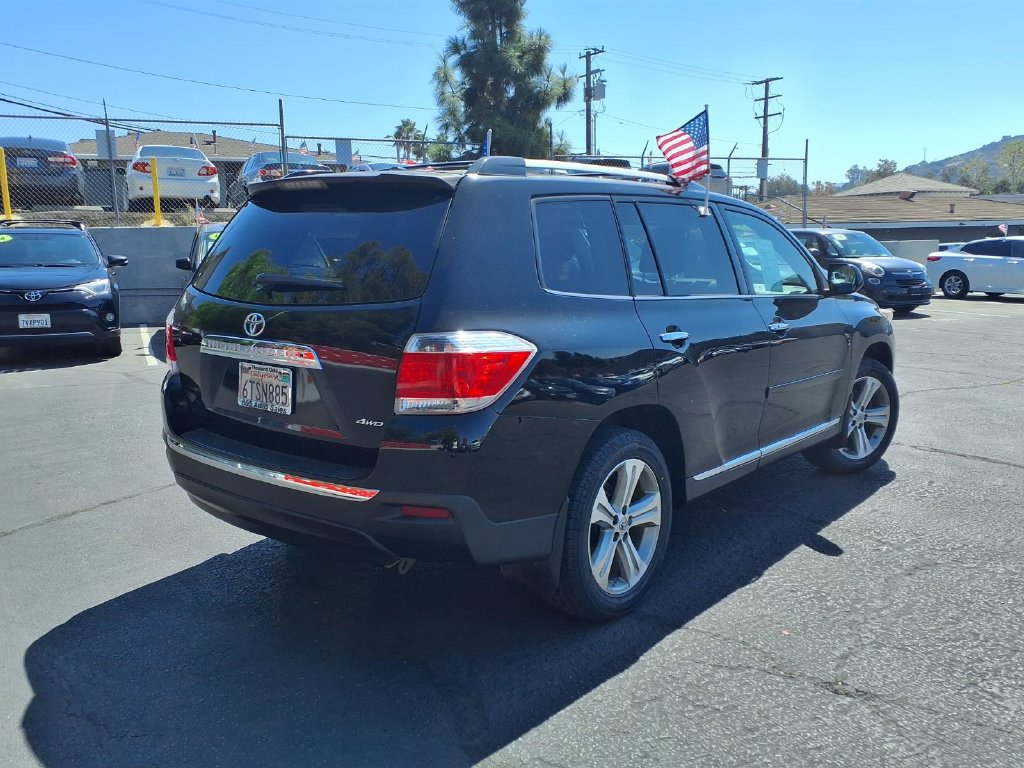 Used 2011 Toyota Highlander Limited w/ Tow Pkg AWD/4WD image 5