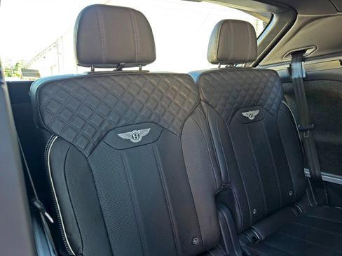 Used 2022 Bentley Bentayga AWD/4WD image 45