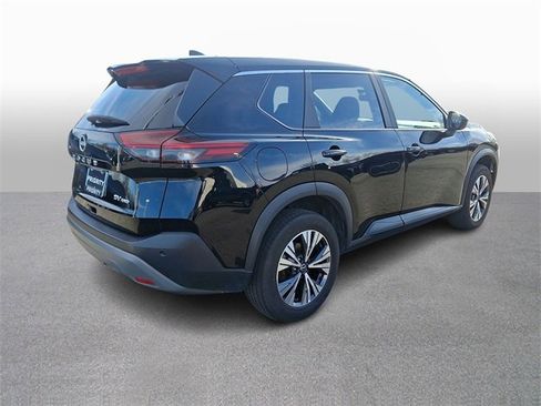 Used 2023 Nissan Rogue SV image 4