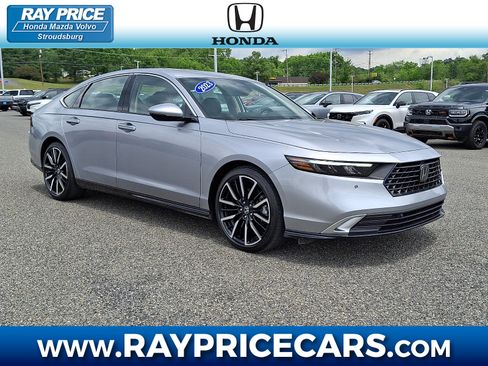 Certified 2023 Honda Accord Touring image 1