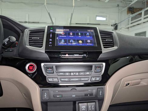 Used 2016 Honda Pilot Touring image 35