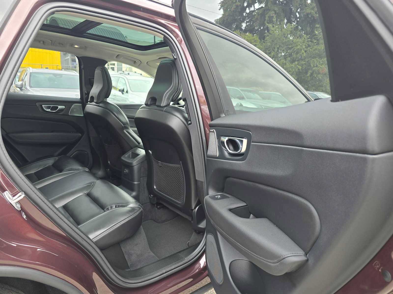 Certified 2026 Volvo XC60 T8 Ultra w/ Climate Package AWD/4WD image 14