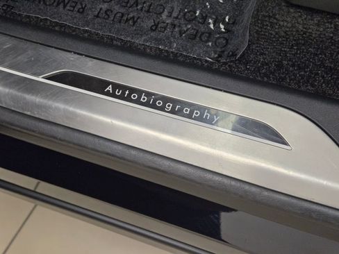 Used 2025 Land Rover Range Rover Autobiography AWD/4WD image 36