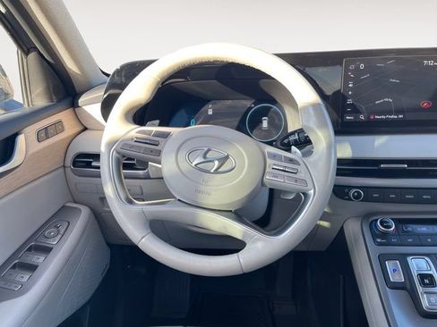 Used 2024 Hyundai Palisade Limited AWD/4WD image 12