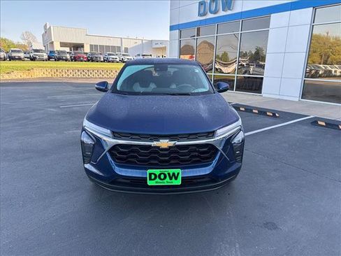 Used 2024 Chevrolet Trax LS w/ LS Convenience Package image 3