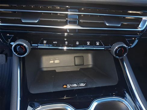 New 2026 Chevrolet Traverse LT w/ Sun and Wheel Package image 22