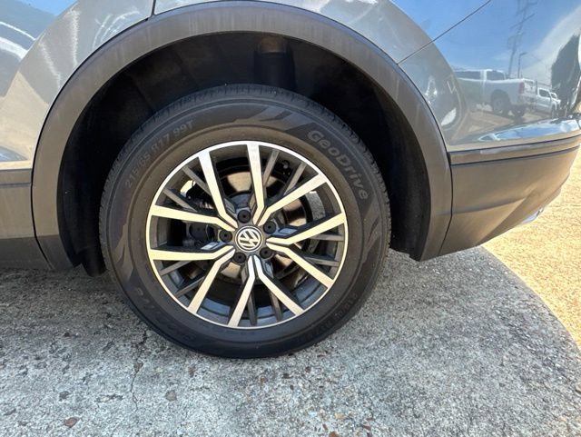 Used 2019 Volkswagen Tiguan SEL R-Line AWD/4WD image 31