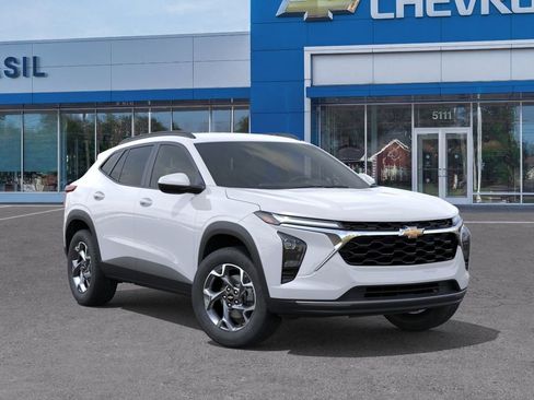 New 2026 Chevrolet Trax LT w/ Driver Confidence Package FWD image 7