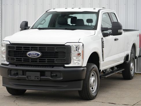 Used 2024 Ford F350 XL w/ Snow Plow Prep Package image 36