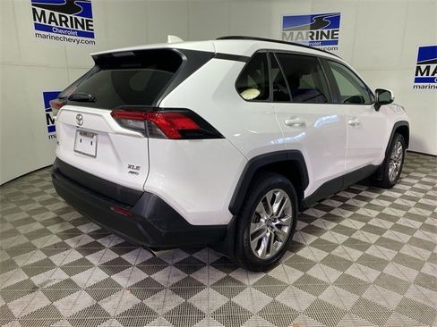 Used 2019 Toyota RAV4 XLE Premium image 13