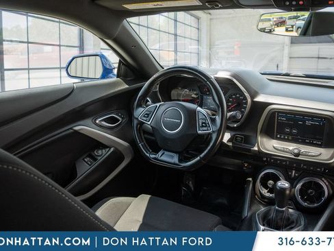 Used 2019 Chevrolet Camaro LT RWD image 5