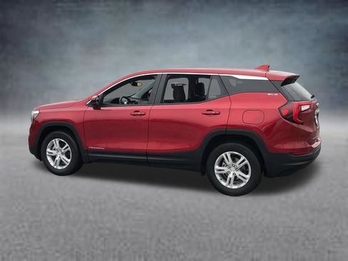 Used 2023 GMC Terrain SLE image 4