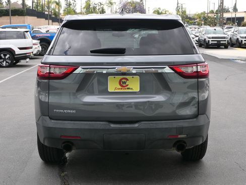Used 2021 Chevrolet Traverse LS FWD image 4