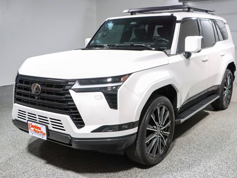 Used 2024 Lexus GX 550 w/ Accessory Package (31) AWD/4WD image 36