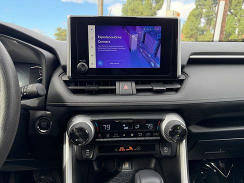 Used 2025 Toyota RAV4 XLE image 19