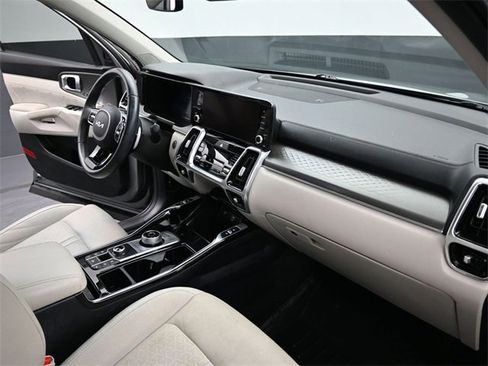 Used 2023 Kia Sorento SX Prestige image 25
