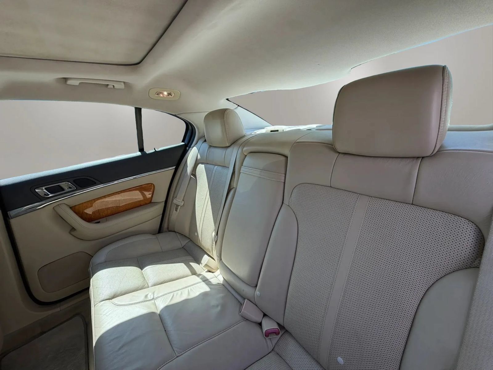 Used 2012 Lincoln MKS FWD image 22