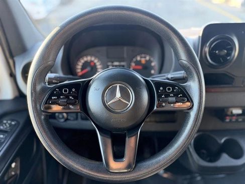 Used 2019 Mercedes-Benz Sprinter 2500 image 22