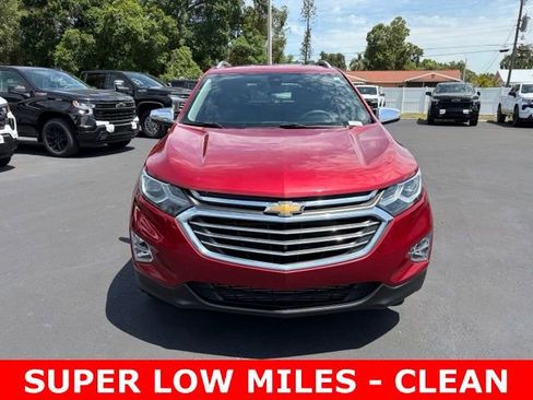 Used 2018 Chevrolet Equinox Premier FWD image 2