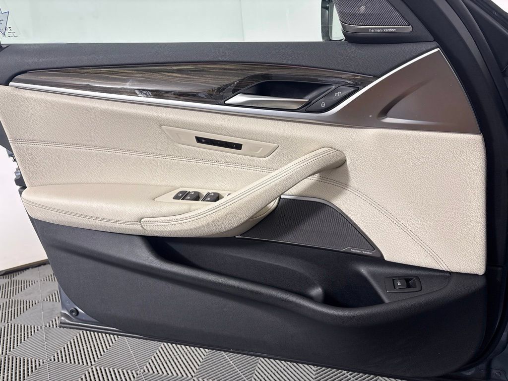 Certified 2022 BMW 530i w/ Premium Package RWD image 19