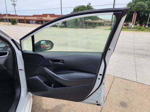 Used 2024 Toyota Corolla LE FWD image 15
