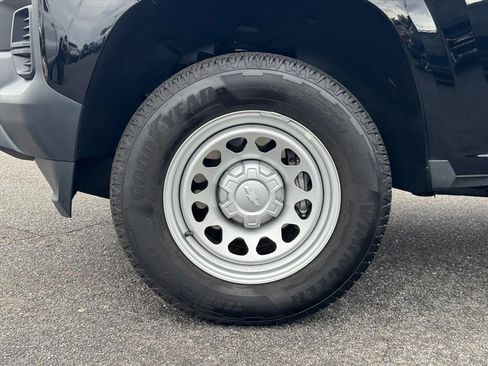 Used 2026 Chevrolet Colorado W/T w/ WT Convenience Package II image 9