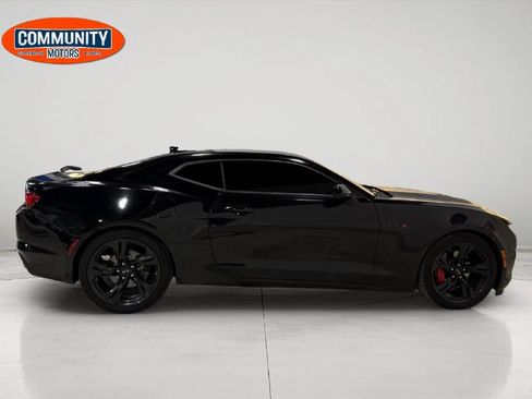Used 2021 Chevrolet Camaro LT w/ Technology Package image 10