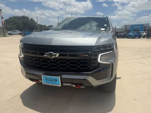 Used 2024 Chevrolet Suburban Z71 w/ Luxury Package AWD/4WD image 3