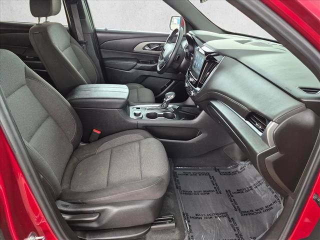 Used 2023 Chevrolet Traverse LT w/ LPO, Cargo Package AWD/4WD image 21
