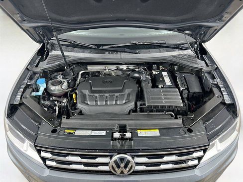 Certified 2021 Volkswagen Tiguan SE w/ Panoramic Sunroof Package AWD/4WD image 30
