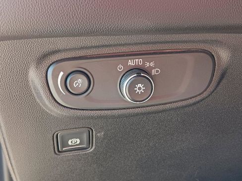 Used 2019 GMC Terrain SLE image 10