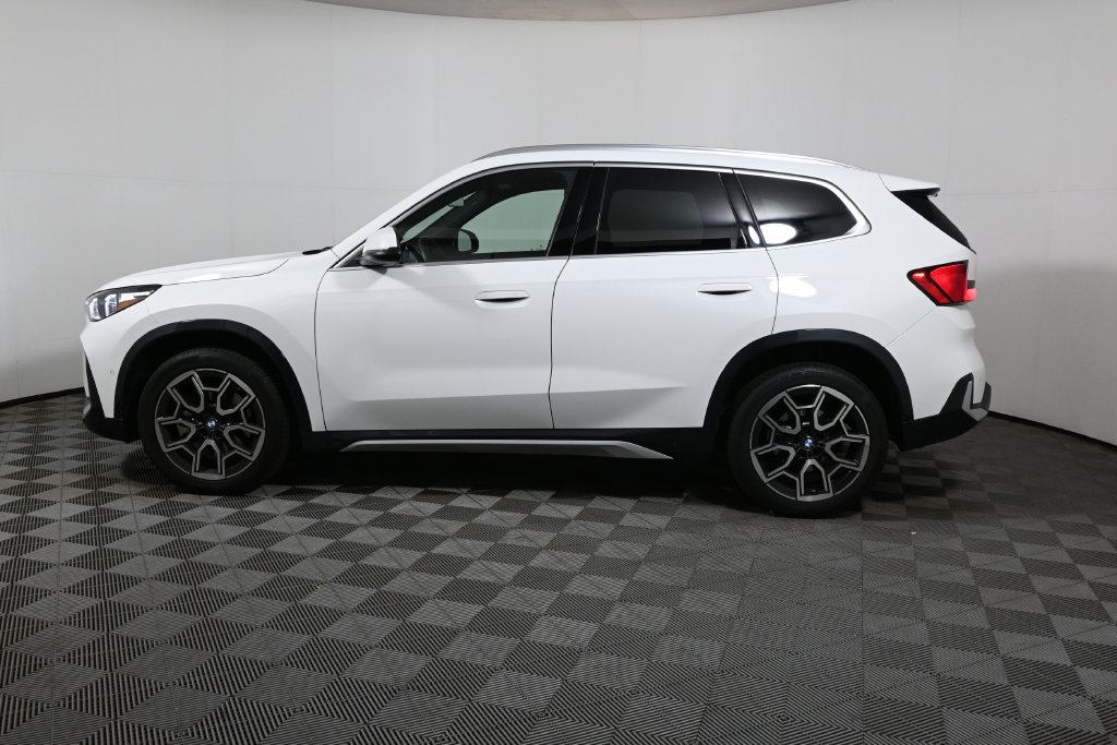 Used 2025 BMW X1 xDrive28i w/ Convenience Package AWD/4WD image 2