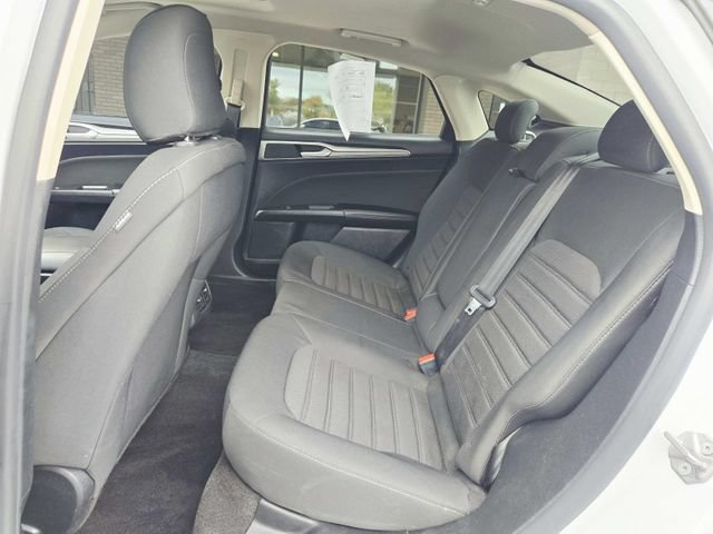 Used 2020 Ford Fusion SE FWD image 19