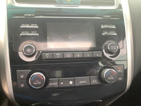 Used 2015 Nissan Altima 2.5 SV w/ Convenience Package FWD image 36